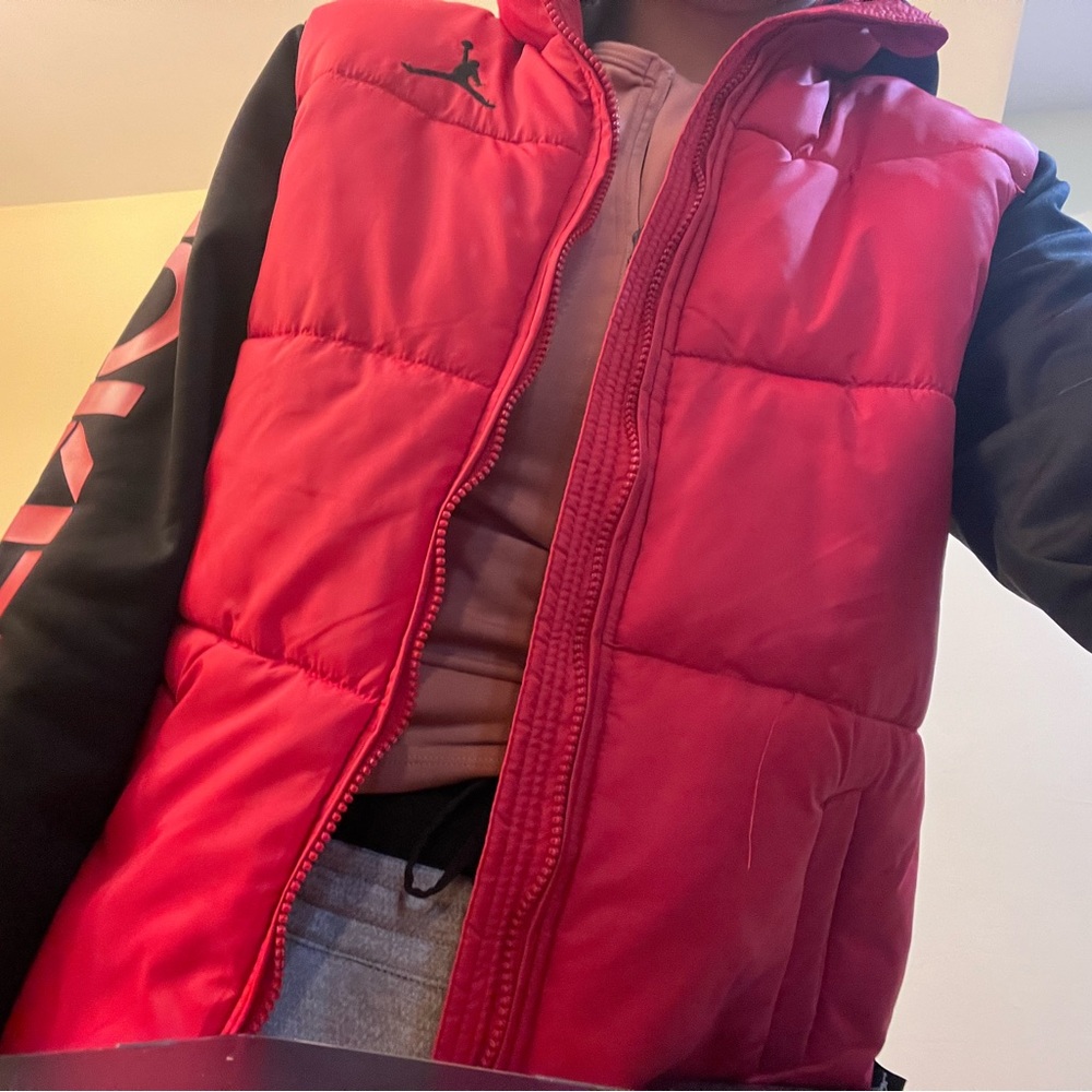 Nike Air Jordan Puffer Jacket 12-13yrs